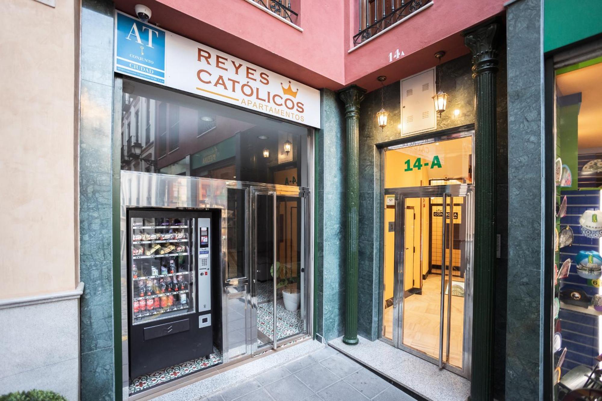 Reyes Catolicos Apartment *